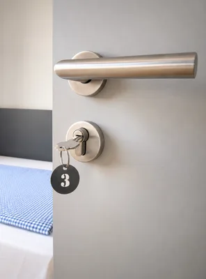 Einzelzimmer mit Gemeinschaftsbad (Whirlpool)